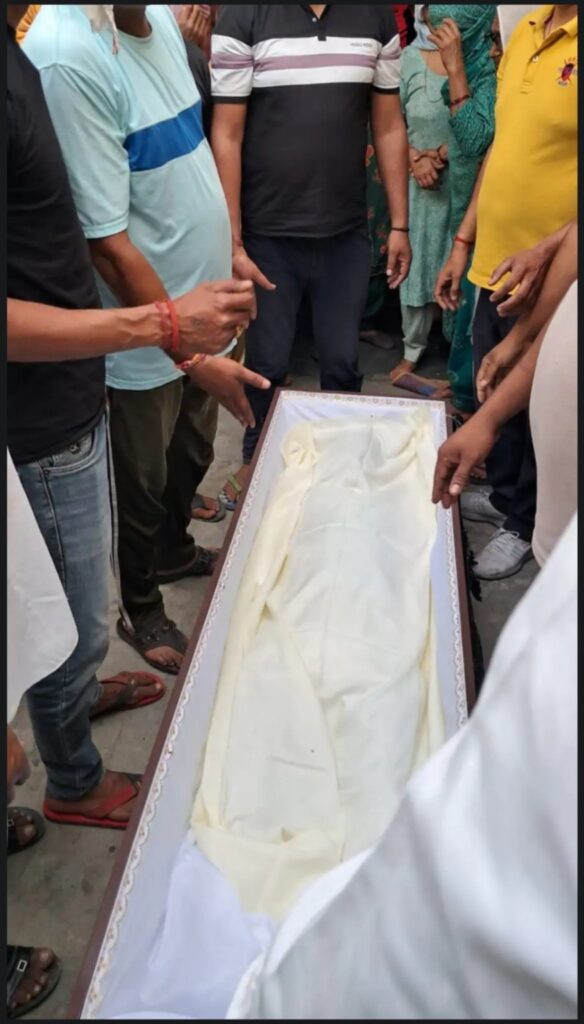 Manish Dead body ,asim munirpak army chief,
hindus
re
pakistan